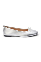 Silver Nikki Flat