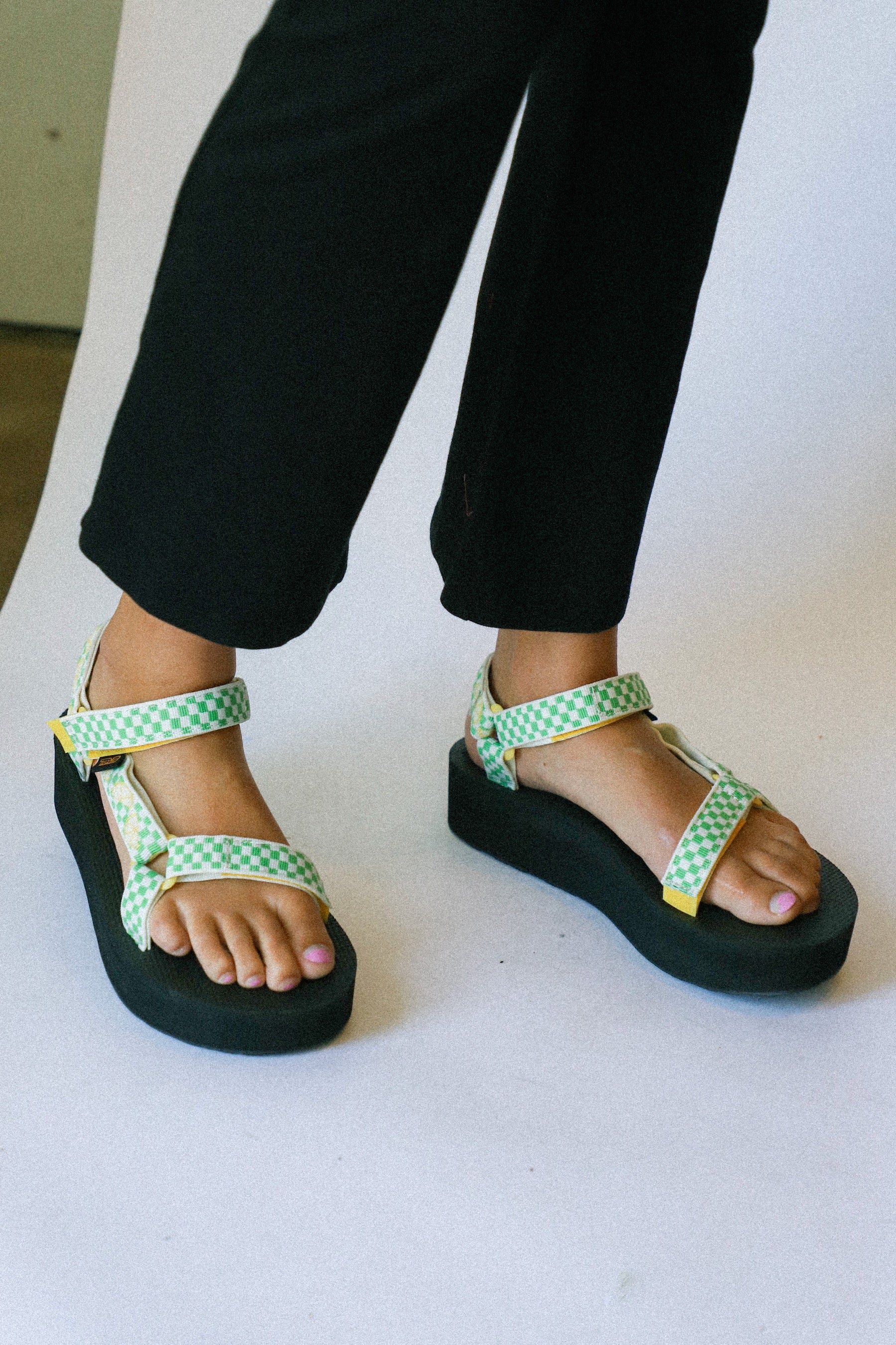 Picnic Slice Yarrow Flatform Sandal